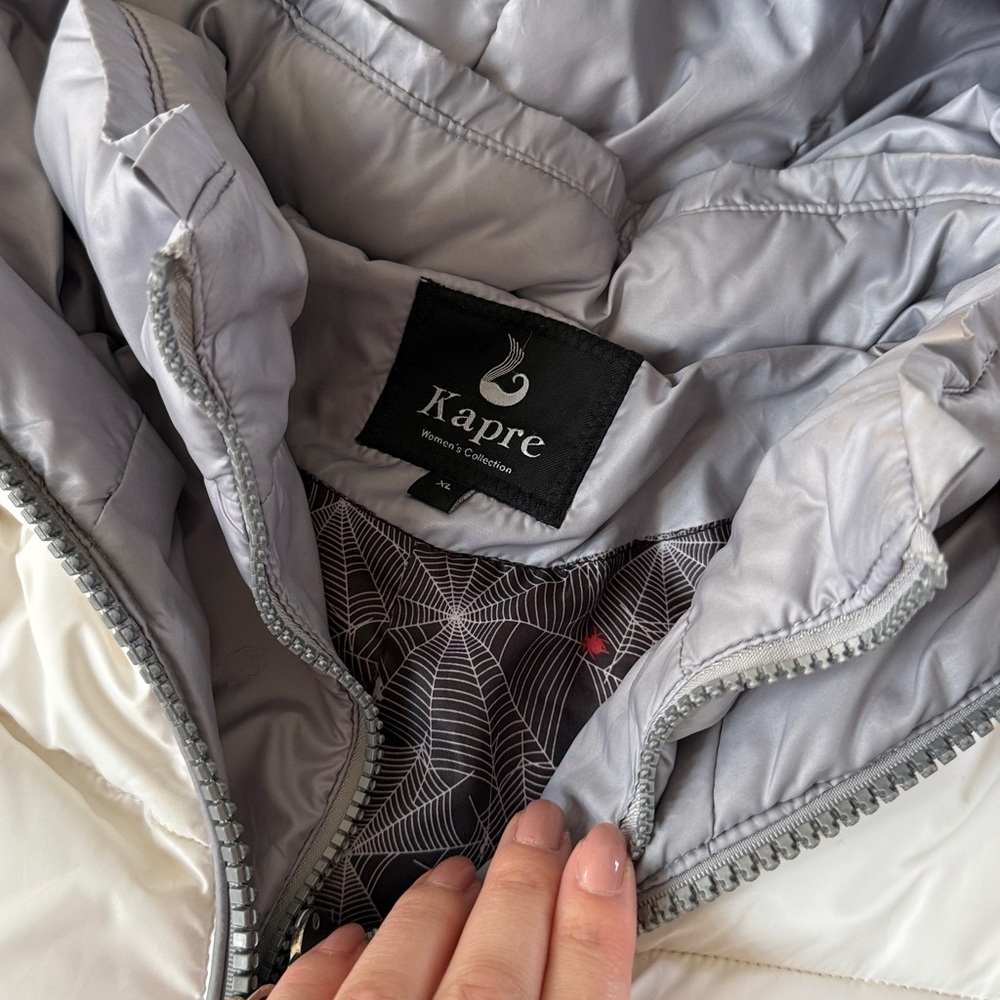 Kapre Puffer Jacket - Picture 4 of 10